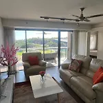 Luxury Waterfront Stay 1Bdr