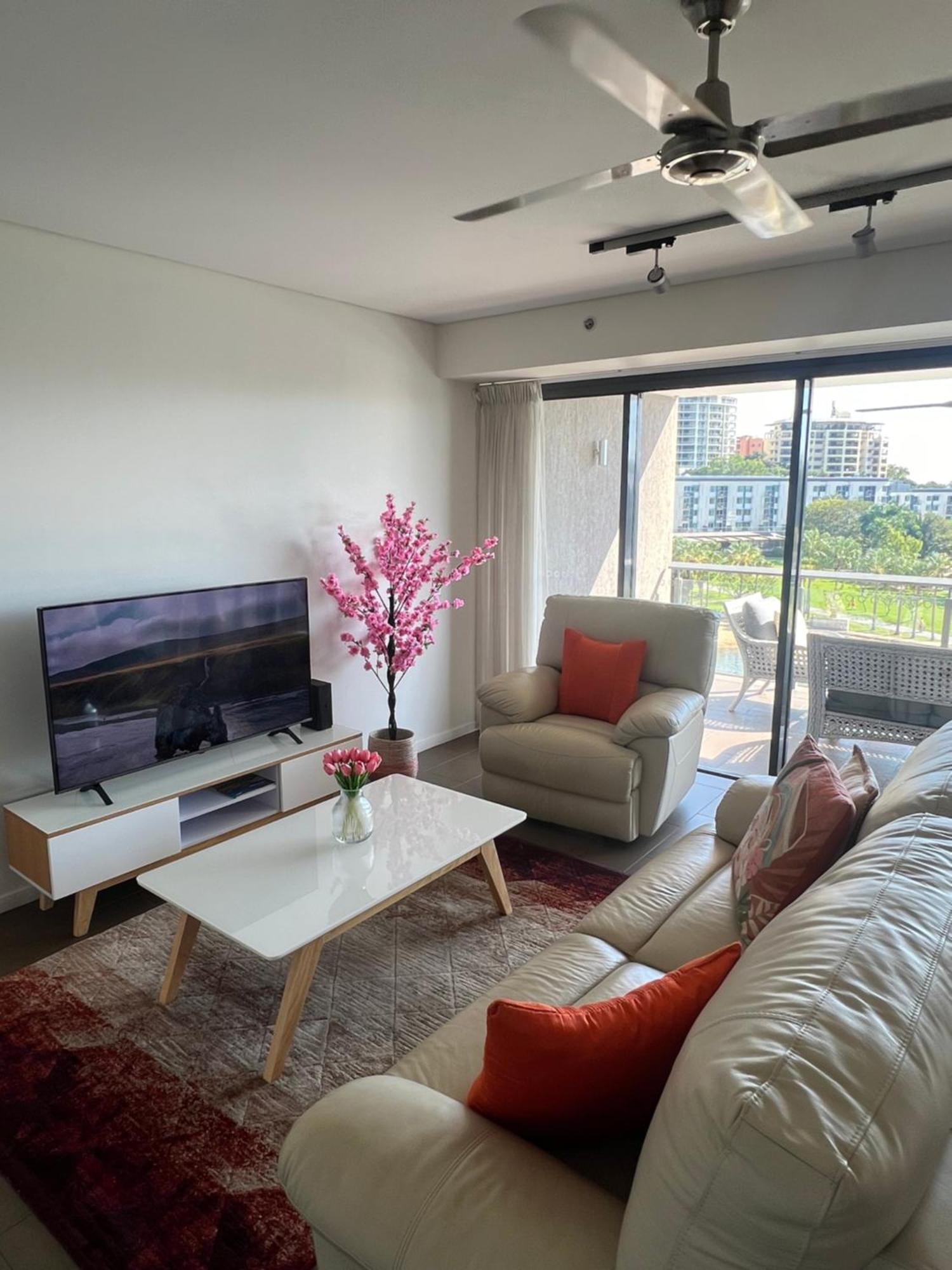 Luxury Waterfront 1bdr *